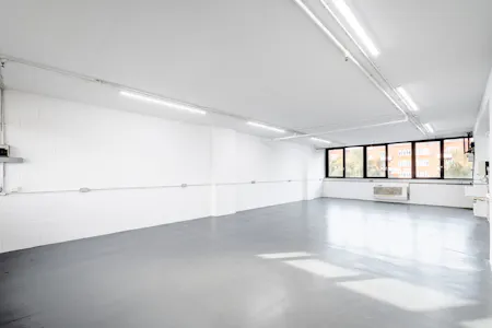 Regent Studios - 8 Andrews Road, London, Industrial / Office To Let - Regent Studios 33B - Low Res 4.jpg