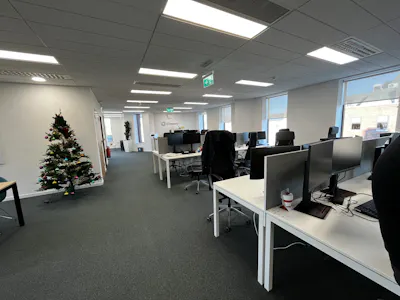 Pepper Canister House, Mount Street Crescent, Office Lease Assignment - 2nd Floor Desks.jpg