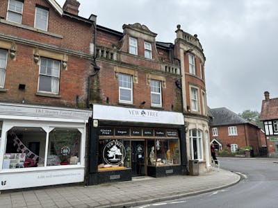 60 High Street, Lyndhurst, Retail To Let / For Sale - IMG_1072.jpg