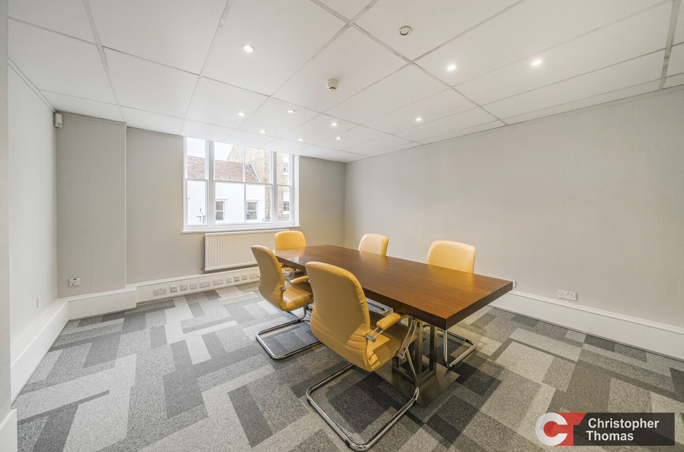 119-120 High Street, Eton, Office To Let - Conference Room.jpg
