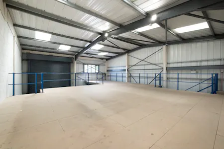 Unit 1, Crescent Court Business Centre, Canning Town, Industrial To Let - IW-130826-CA-216-U1.jpg