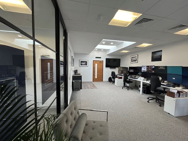 Second Floor, Egerton House, 66-68 Baker Street, Weybridge, Offices To Let - 6.jpg