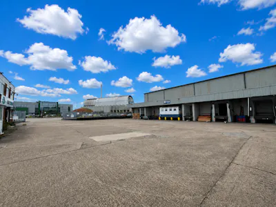 Newmarket Approach, Leeds, Industrial To Let - ChatGPT Image Jun 23, 2026, 03_13_28 PM.png
