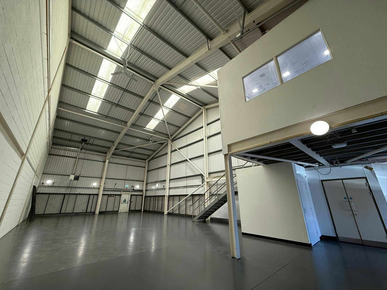 Industrial Unit in Southsea - photo 3