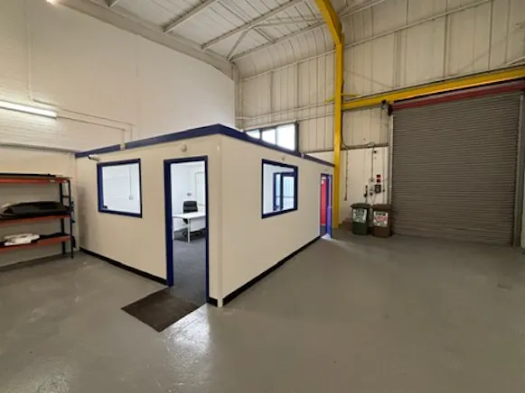 Unit 21 Lion Court, Basingstoke, Industrial To Let - LionCourt,21Picture11 - 17 09 2026.jpg