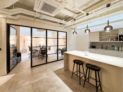 14 Hollen Street, London, Office To Let - IMG_2973.jpg