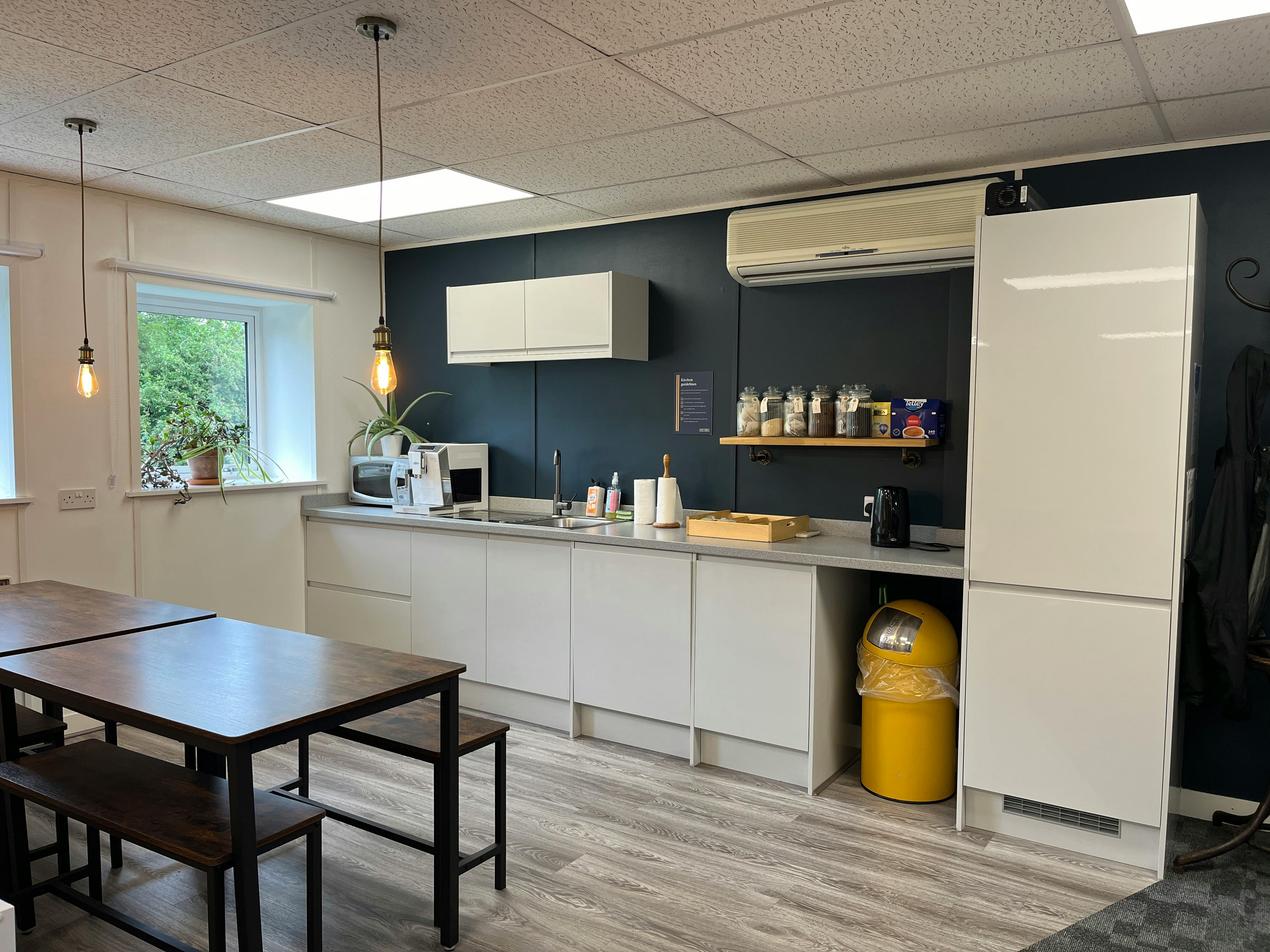 First Floor Offices, 2D Station Yard, Thame, Offices To Let - IMG_2816.JPG