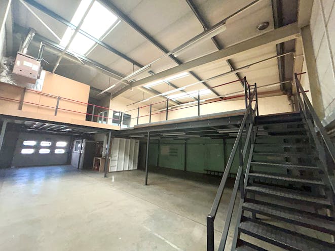 Unit 3 Wintonlea, Woking, Warehouse & Industrial To Let - warehouse3.jpg