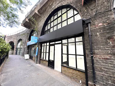 Arch 17a Goswell Hill, Windsor, Leisure / Office / Retail To Let - IMG_5503.JPEG
