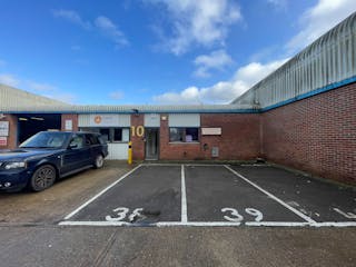 Unit 10 Station Industrial Estate, Wokingham, Industrial / Warehouse To Let - Unit 10
