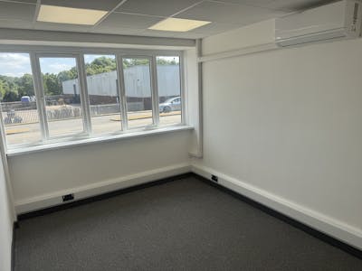 Unit 11, Lakeside Industrial Estate, Redditch, Industrial/Logistics To Let - IMG_1867.JPG