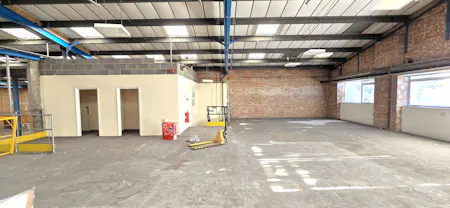 Unit 3, Lancing Business Park, Lancing, Industrial To Let - 20251121_122736 - Edited.jpg