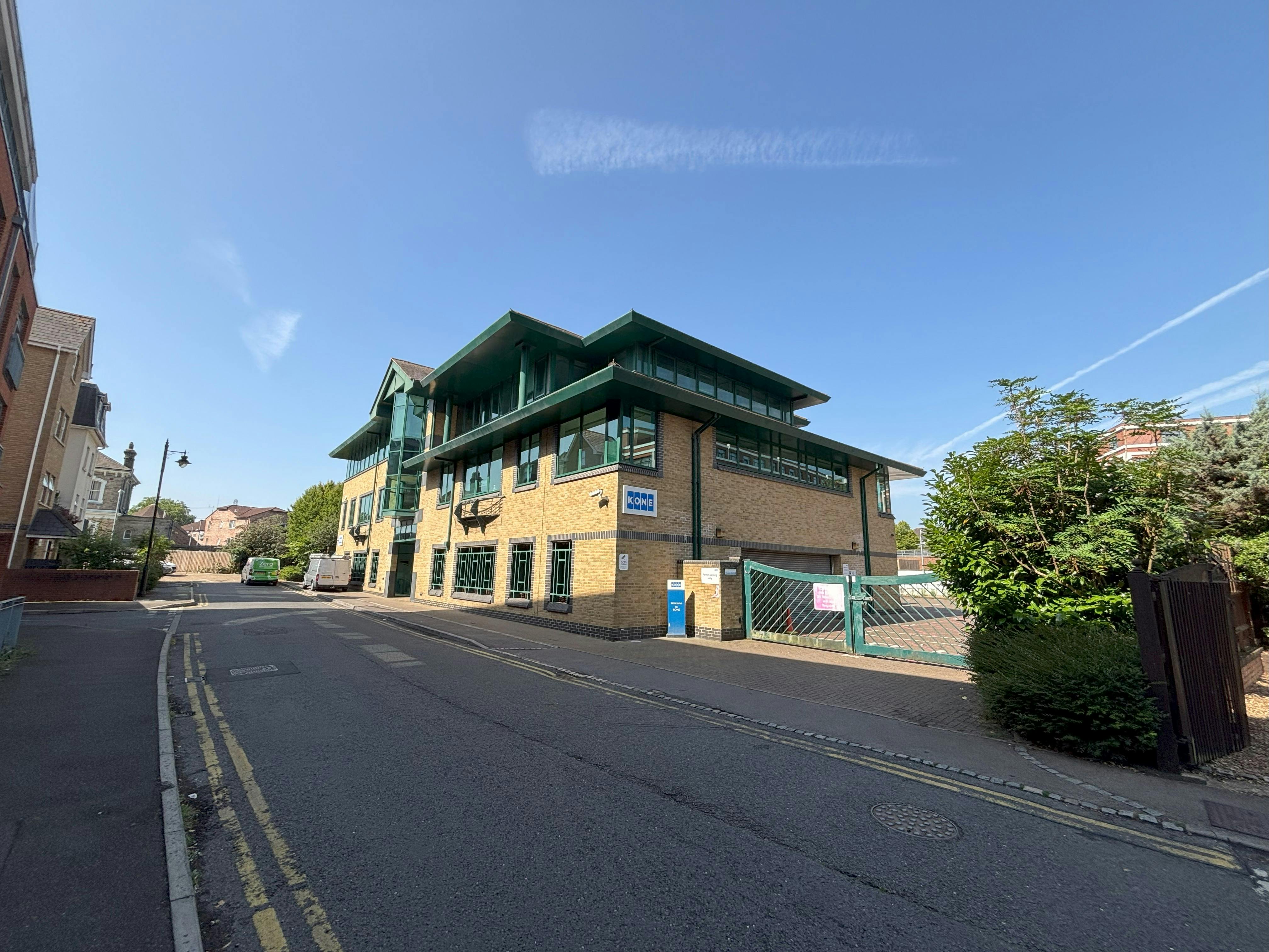 Global House, Chertsey, Offices To Let - IMG_1588.jpg