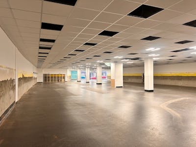 34 High Street, Newport, Retail To Let - 7.jpg