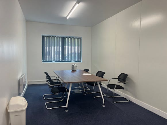 Unit C, BUILDING 4000, Westcott Venture Park, Aylesbury, Industrial To Let - IMG_3502.JPG