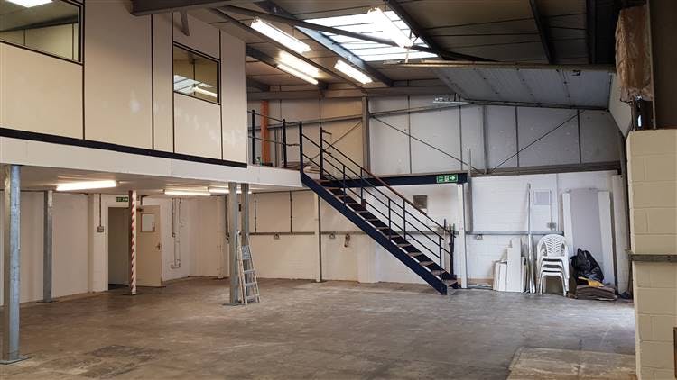 Industrial Unit in Wimborne - photo 3