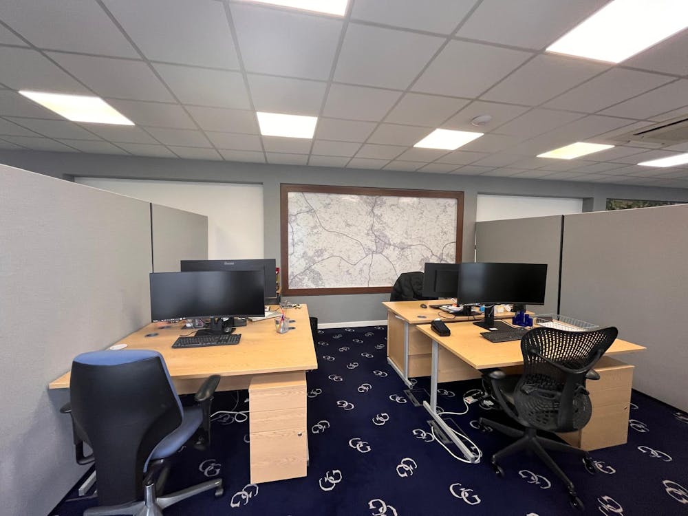 5 Chalfont Court, Amersham, Office To Let - 4.jpeg