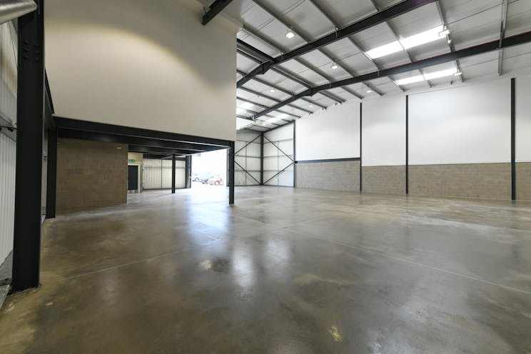 Unit 7, The IO Centre, Salbrook Road Industrial Estate, Salfords, Warehouse & Industrial To Let - Unit7_IO_RG129.jpg