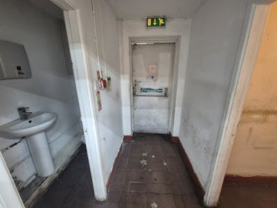 4 Commercial Union House, Bolton, Retail To Let - 20251210_122227.jpg