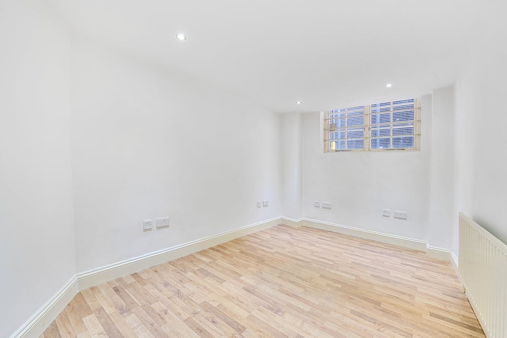 Unit E, Pennybank Chambers, 1 Fairchild Place - 137511512690b216d24861.jpg