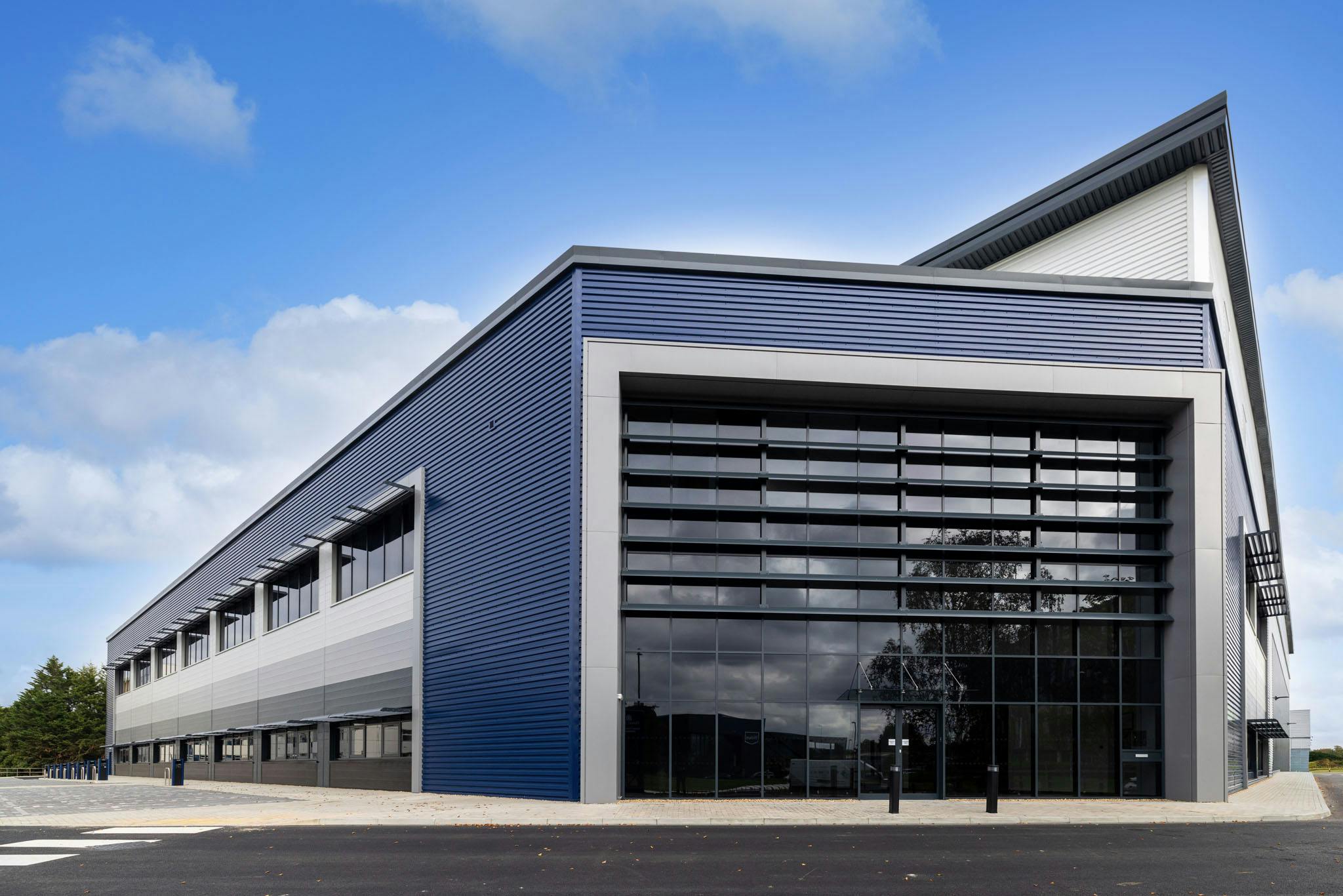 Panattoni Park Crawley, Fleming Way, Crawley, Warehouse & Industrial To Let - Eighty_PanPC_20251016_0549.jpg