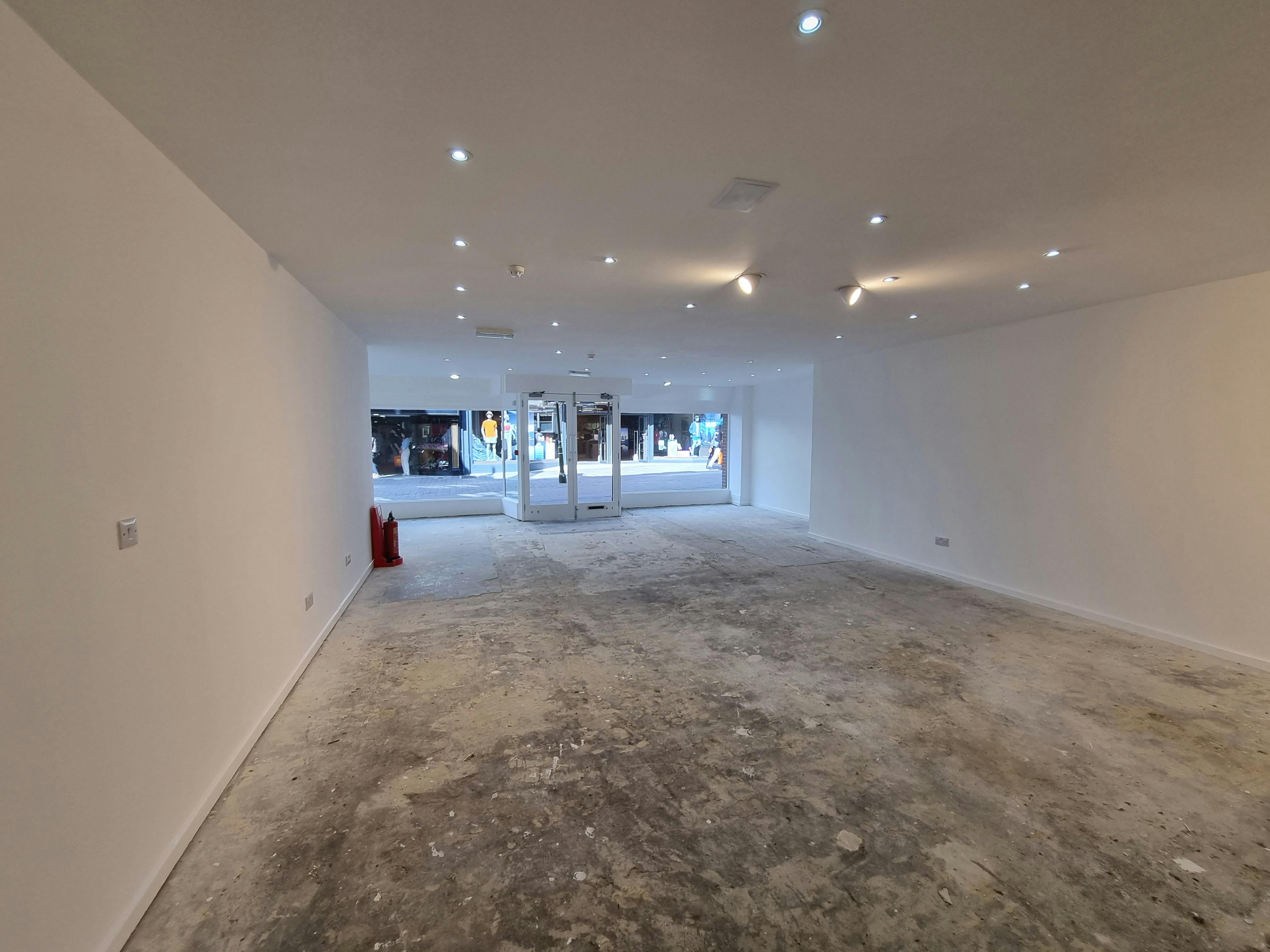 4 West Street, Horsham, West Sussex, E and service