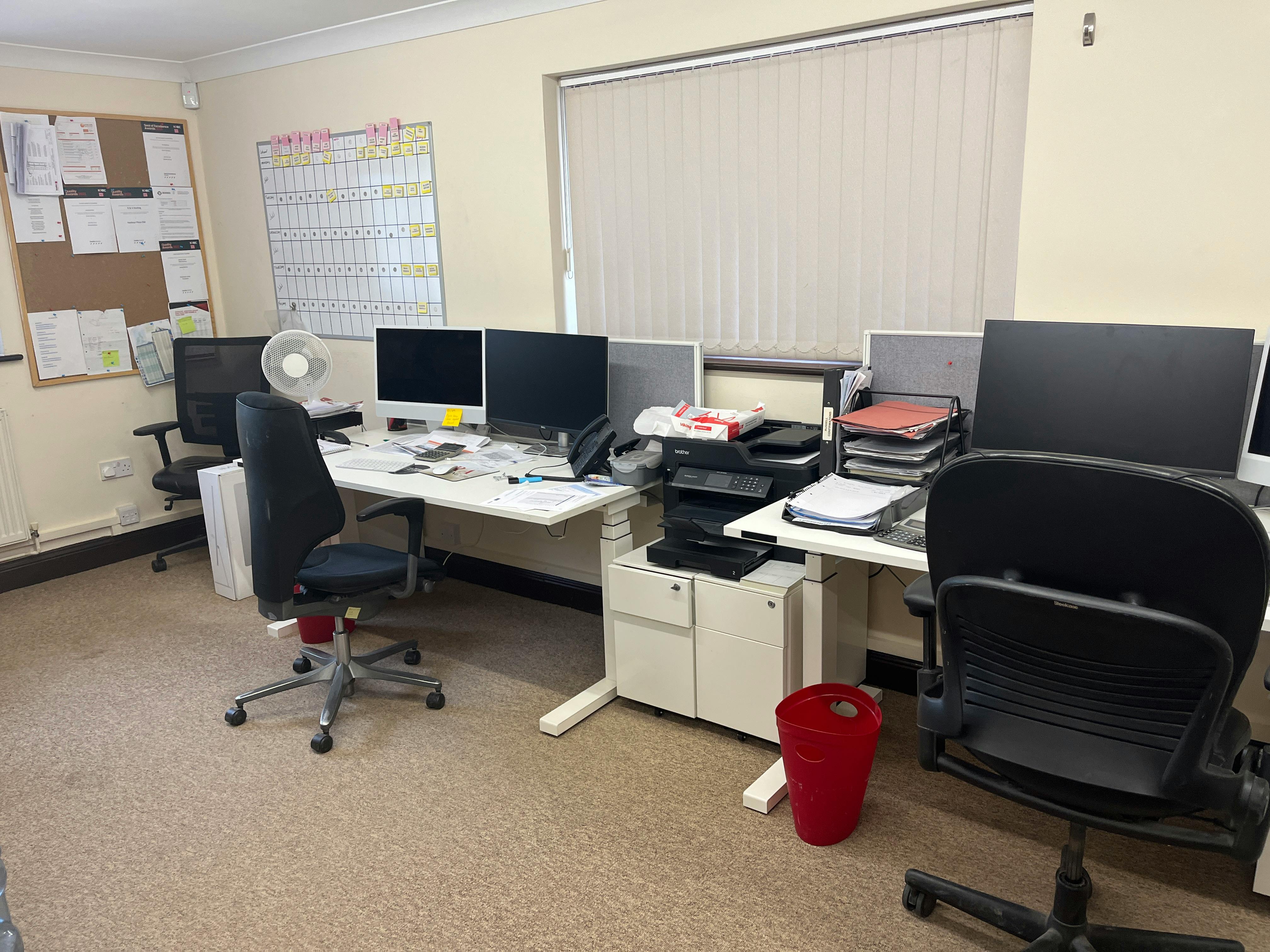 Office in Waterlooville - photo 3