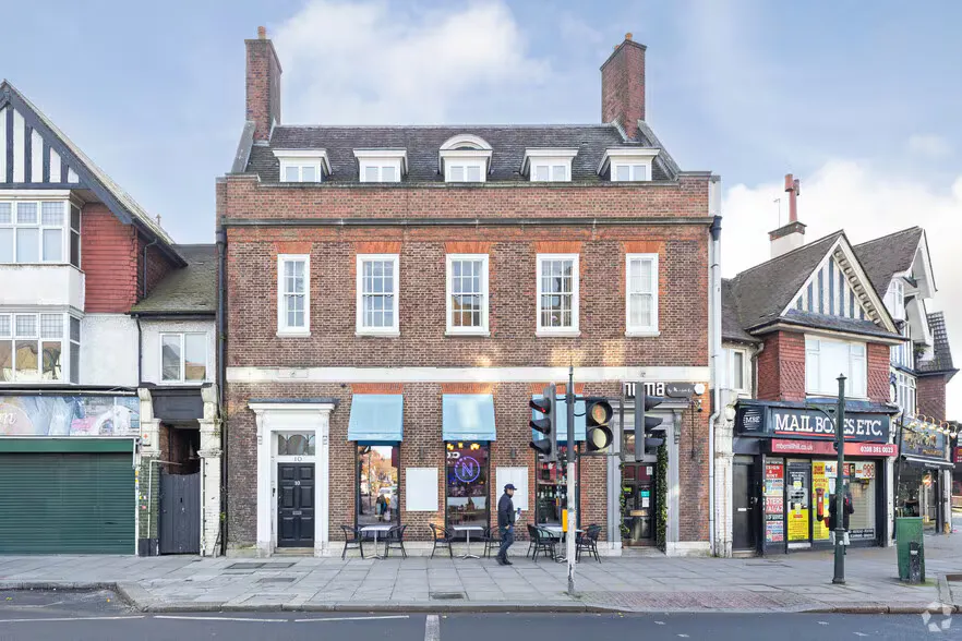 8 The Broadway, Mill Hill, Restaurant To Let - 8-The-Broadway-London-Primary-Photo-1-Large.jpg