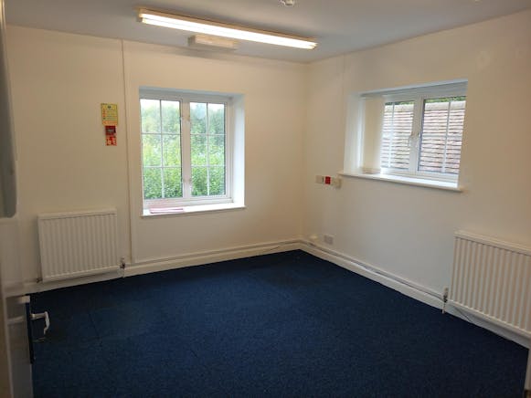 The River Wing & Tower House, Chesham, Offices To Let - 20230919_164816.jpg