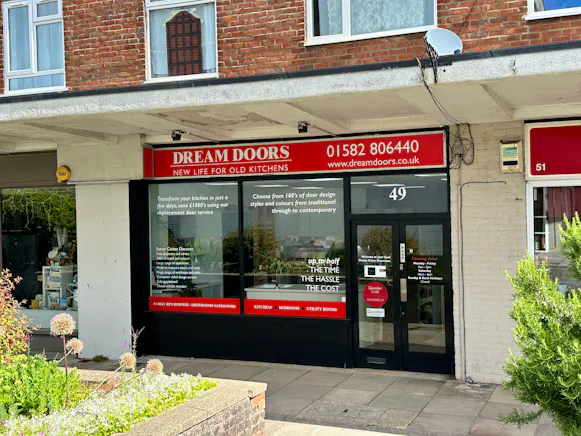 49 Lowther Road, Dunstable, Retail To Let - 20260610_090738598_iOS.jpg