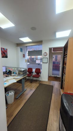 254 Clarkston Road, Glasgow, Retail To Let - 20260302_161945.jpg