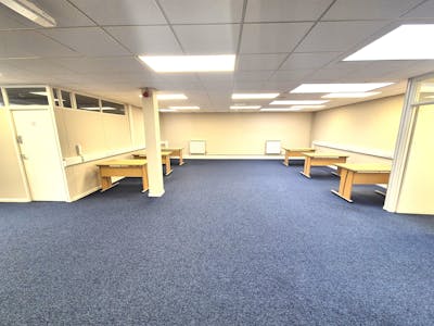 Hyde Business Hub, 111-113 The Mall, Hyde, Office To Let - 20260205_133107.jpg