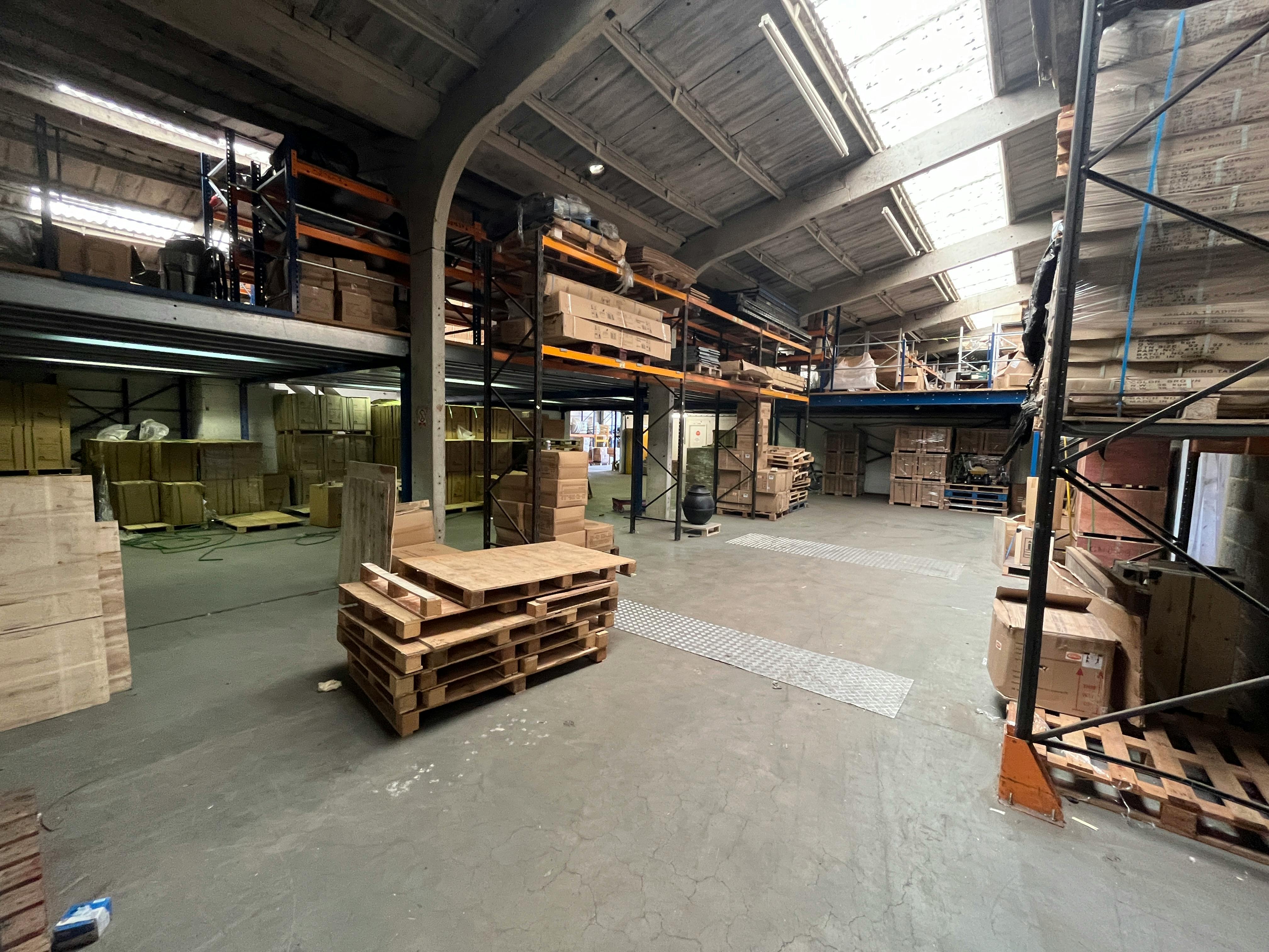 The Warehouse, Aylesbury, Industrial To Let - 20250617_130345950_iOS.jpg