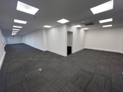 High Point, Surrey, Office To Let - 5.jpg