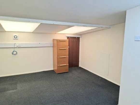 Unit 7 Fosters Business Park, Hook, Industrial To Let - Fosters7Picture1 - 19 10 2026.jpg