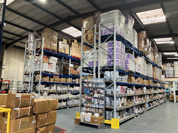 5 Market Trading Estate, Southall To Let - 5 Market Trading Estate  Photo 3.jpg