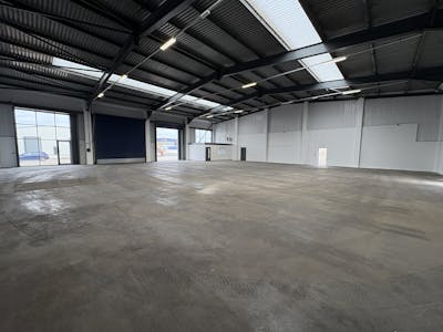 Units 18-20, Severnside Trading Estate, Textilose Road, Manchester, Industrial To Let - IMG_0874.JPG