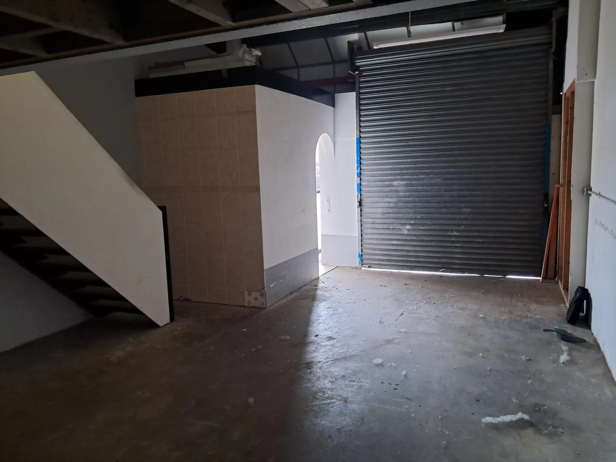 Unit 30, Longshot Industrial Estate, Bracknell, Industrial To Let - 1000001809.jpg