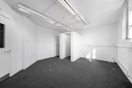 1 Brewery Road, London, Distribution Warehouse / Industrial To Let - 2R7A7280.jpg