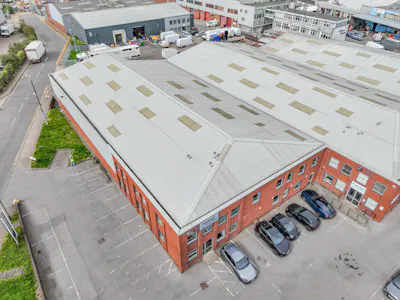 Unit 11 Fairway Trading Estate, Heathrow, Industrial/Logistics / Industrial / Warehouse To Let - FF21360_2026-04-13_FF21360_2026-04-10_DJI_20260410111701_0010_V.jpg