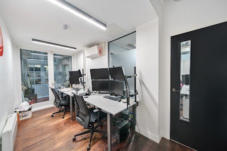 1-6 Newbury Street & 12 Kinghorn Street, London, Office / Showroom For Sale - 138171366916e21b62b79ARW1.jpg