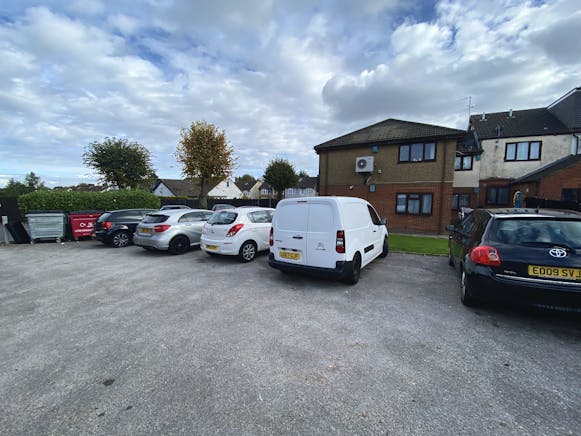 Julia Court, Bishopscote Road, Luton For Sale - 3.JPG