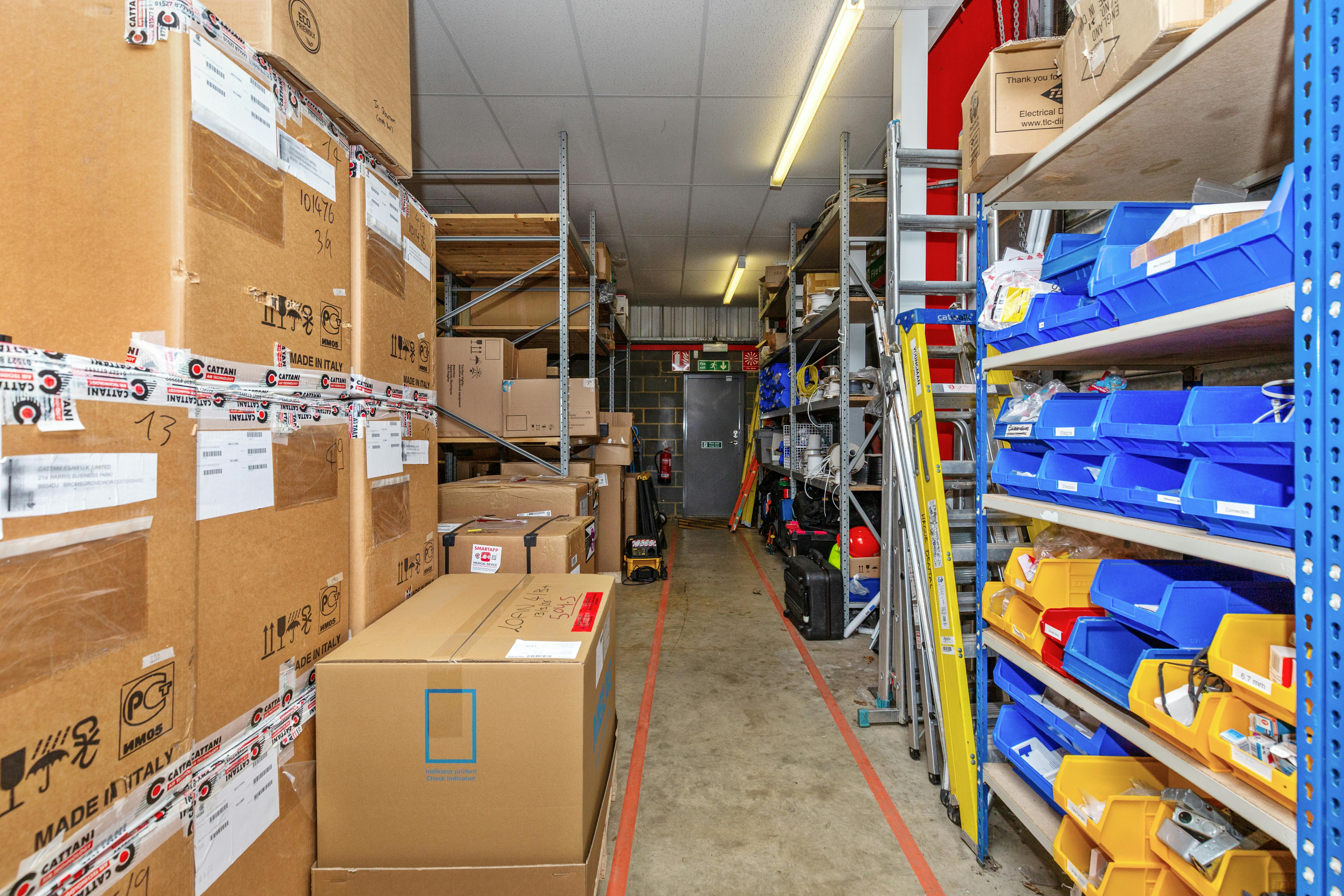 Gateway One, Graylands Estate, Horsham, Investment - All / Investment - All / Investment - Industrial only For Sale - Gateway, Langhurst Wood Road - Internals-3.jpg
