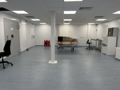 Modern Warehouse, Unit 5 Century Court, Aylesbury, Industrial / Industrial/Logistics To Let - IMG_1085.JPG