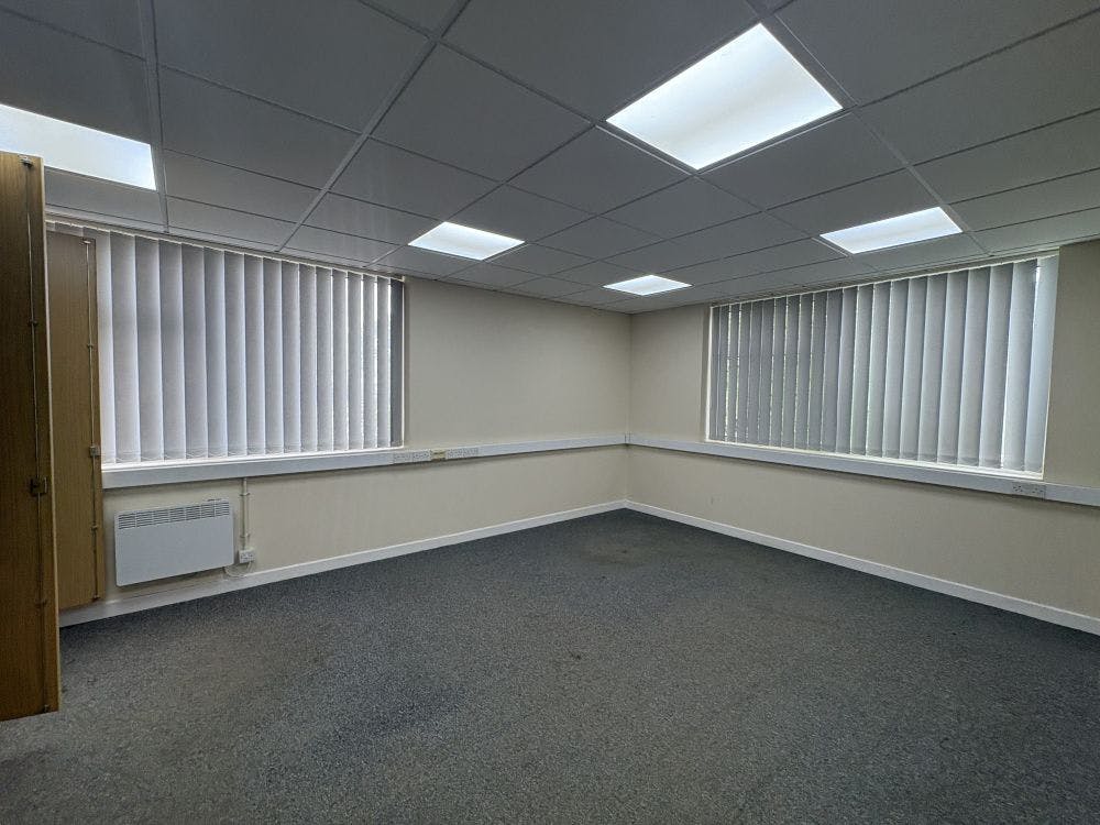 1b Appletree Industrial Estate, Chipping Warden, Industrial / Industrial/Logistics To Let - image00012.jpg