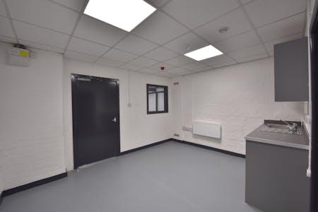 Unit 6, Manchester Trade Park, Oldham Road, Manchester, Industrial To Let - MTP030.JPG