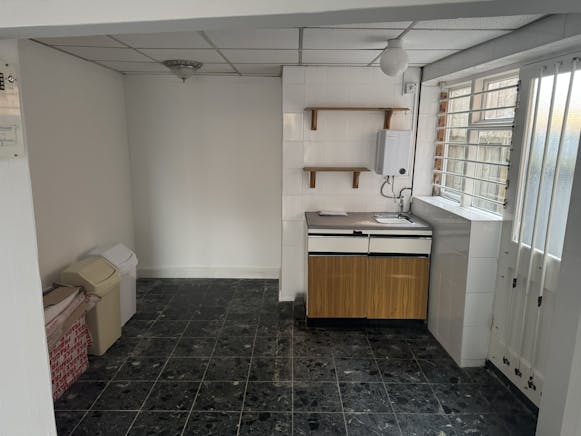 3A High Street, Woking, Retail To Let / For Sale - IMG_5854.JPEG