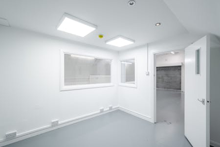 Unit 1 - The Arches, 120 Leman Street, London, Industrial To Let - The Arches 120  Low Res 7.jpg