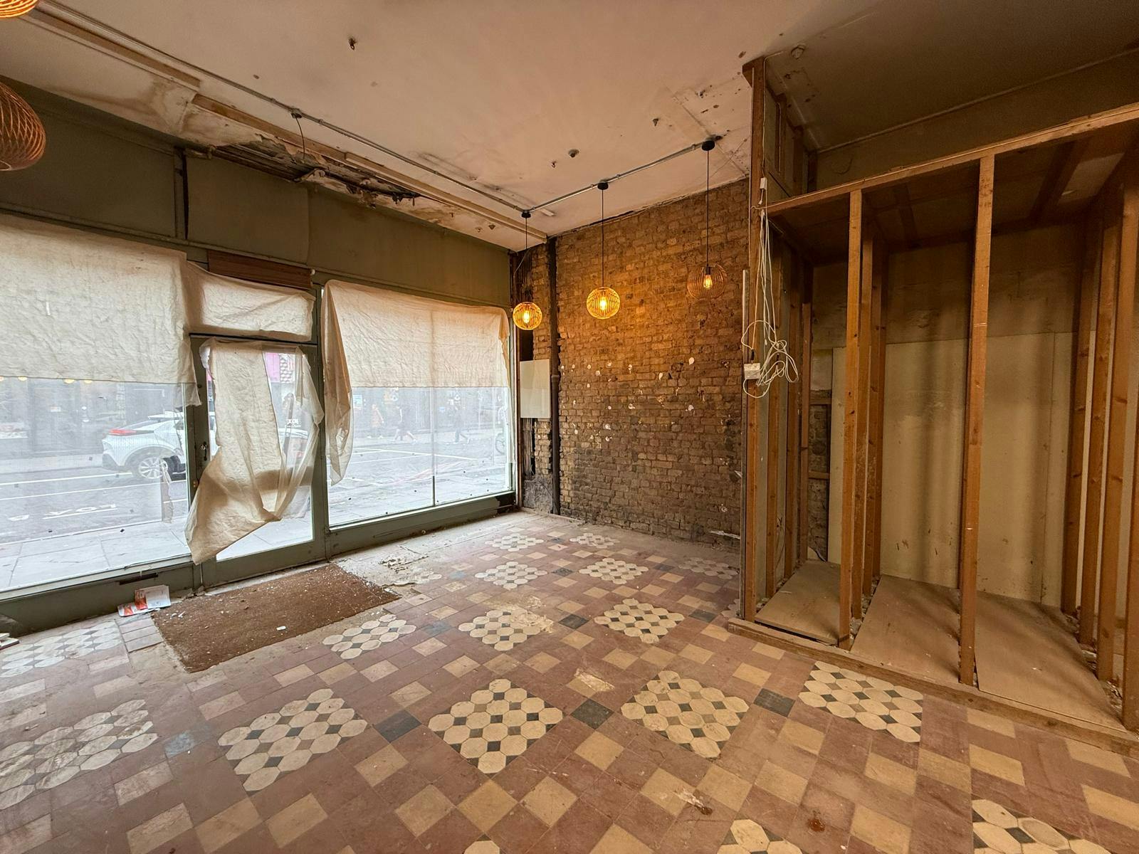 Retail/Shop in Stoke Newington - photo 3