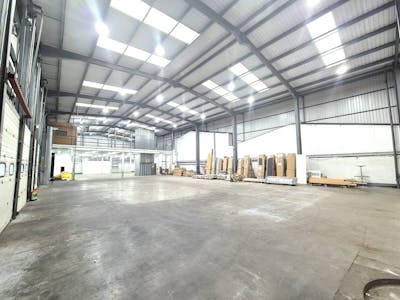 Unit 4 Suthers Street, Oldham, Industrial/Logistics To Let - 20241126_102941.jpg